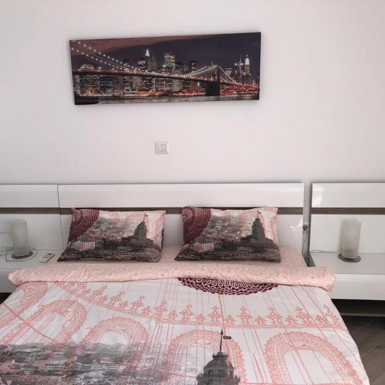 Modern Seaview Apartment with a Pool - One-Bedroom Apartment with Balcony and Sea View - 5