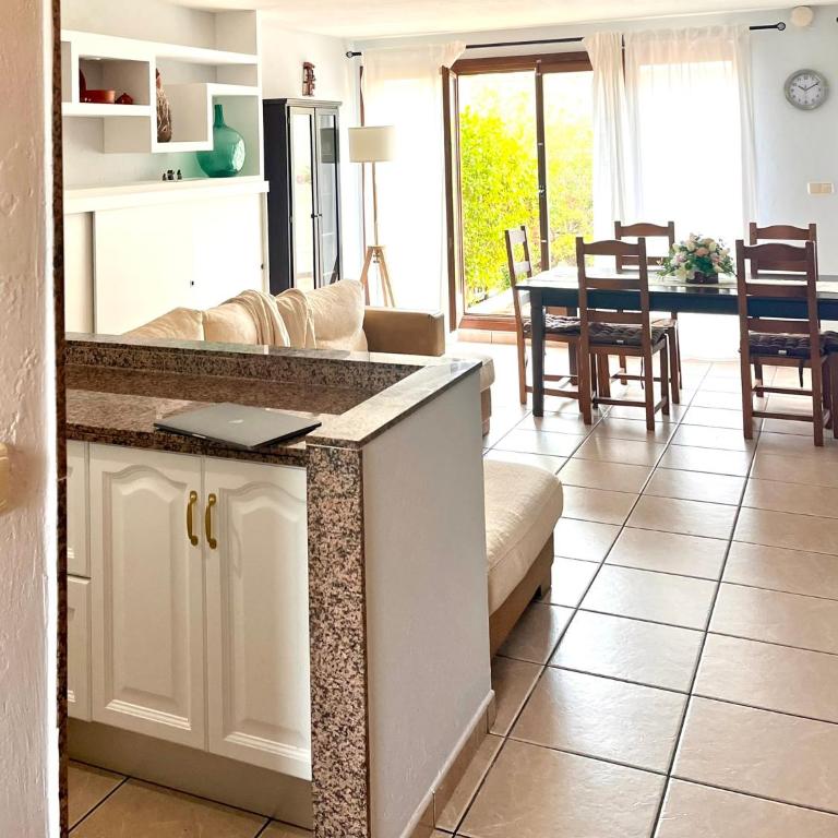 La Casita Bonita del Faro Holiday Retreat in Gran Alacant - Two-Bedroom House - 18