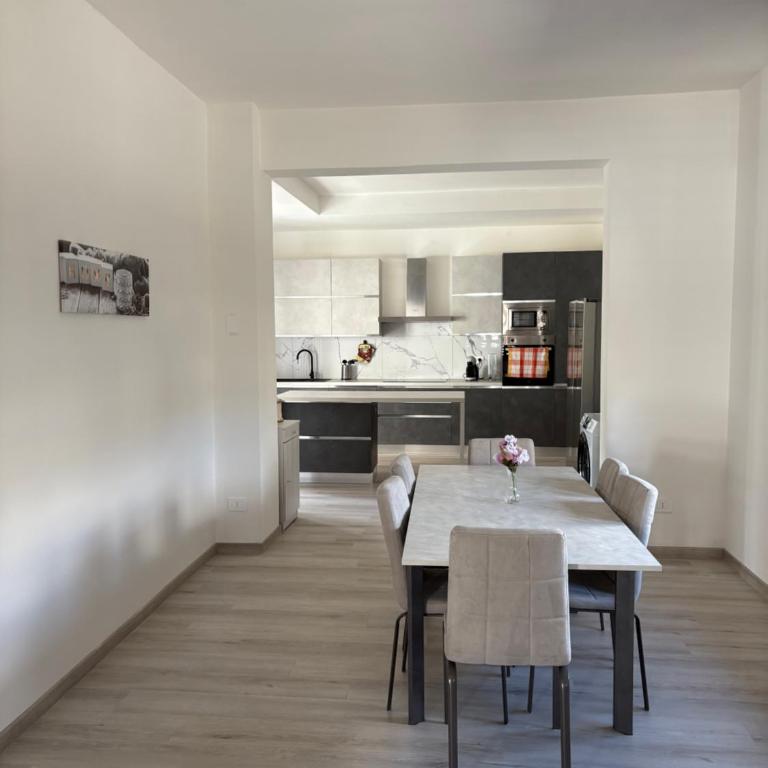 Tominettihome - Appartamento con 2 Camere da Letto e Vista Città - 17