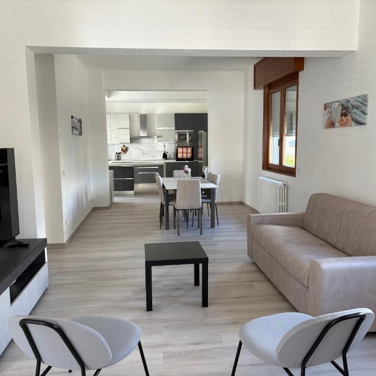 Tominettihome - Appartamento con 2 Camere da Letto e Vista Città - 1