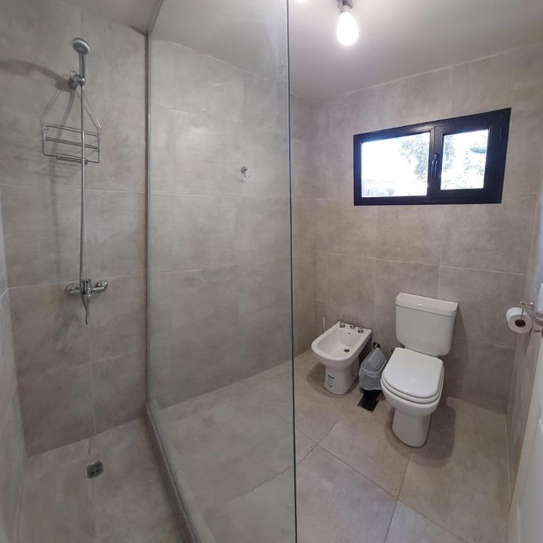 Casa de montaña con vistas al lago y a los cerros - Two-Bedroom Chalet with partial lake view - 5