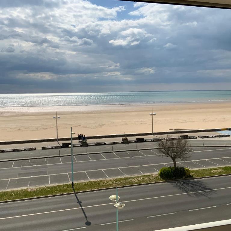 NOUVEAU Appartement rénové Face à la Mer 70 m2 de confort et de Charme à Saint Jean de Monts - Apartamento de 2 dormitorios - 2