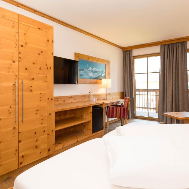 Berghotel Alpenklang - Doppelzimmer mit Zustellbett - 5