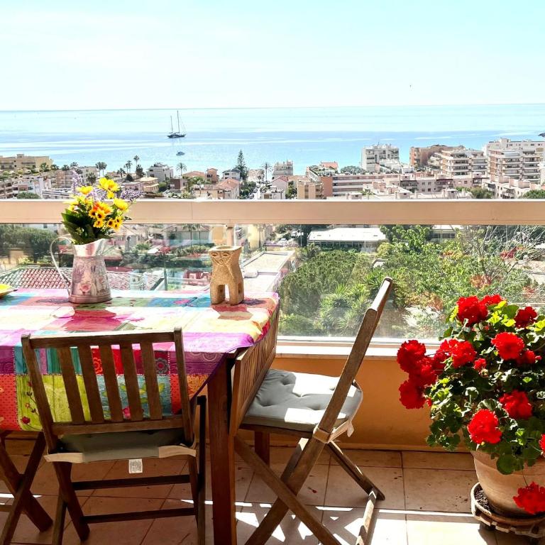 Appartement spacieux, vue imprenable - Appartement - Vue sur Mer - 10