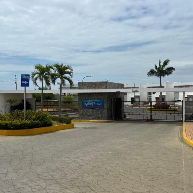 Casa moderna en Urb privada Seguridad 24h manta jaramijo - Three-Bedroom Vacation Home - 39