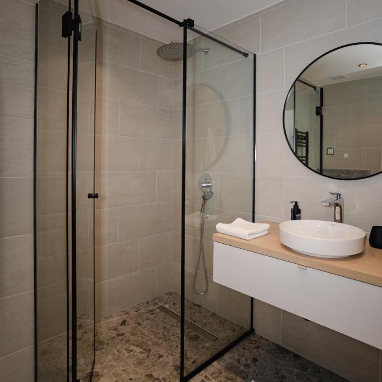 Sarajevo City Center Suites - One-Bedroom Apartment - 8