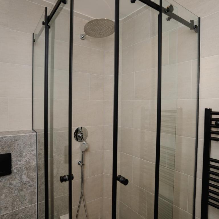 Sarajevo City Center Suites - One-Bedroom Deluxe Apartment - 9