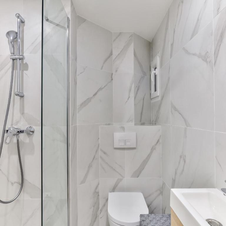 Urban Flat 99 - Spacious 6 BDR Apartment in Paris - Appartement - 32