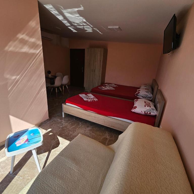 Apartments Bulatović - Family Studio - 5