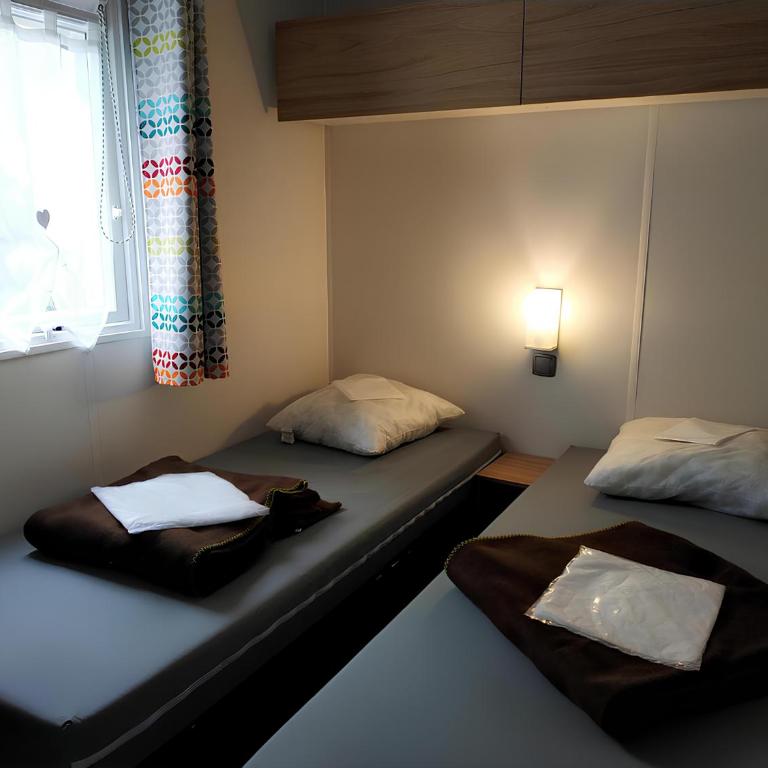 Du soleil, du repos dans notre mobil home - Three-Bedroom Bungalow - 11