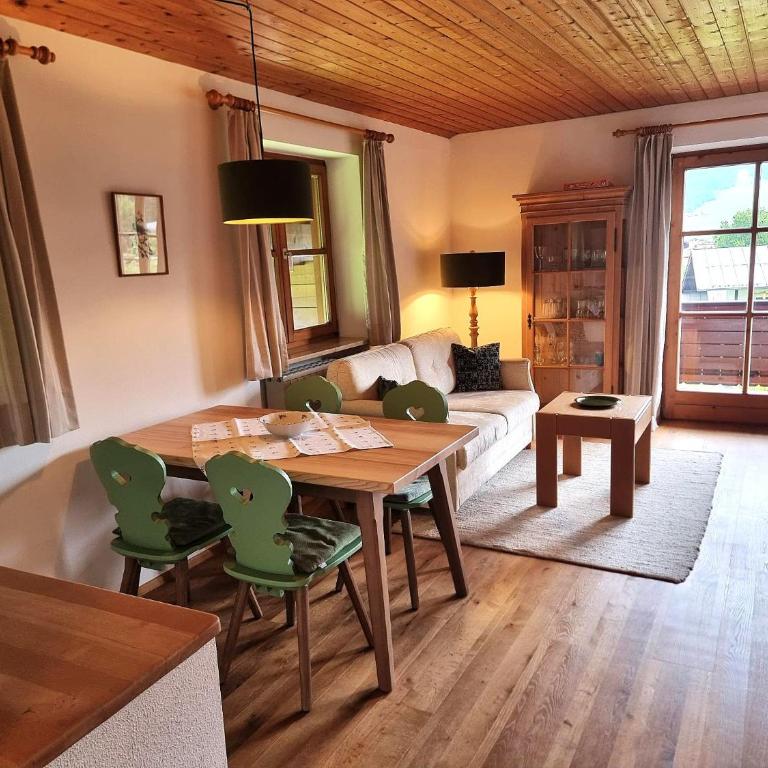 Menkenhof - Apartment mit 2 Schlafzimmern und Bergblick - 1