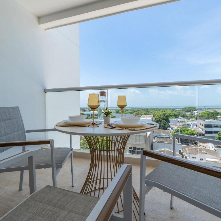 CB739 | Suite Relajante Vista Frente al Aeropuerto - Studio with Balcony - 26