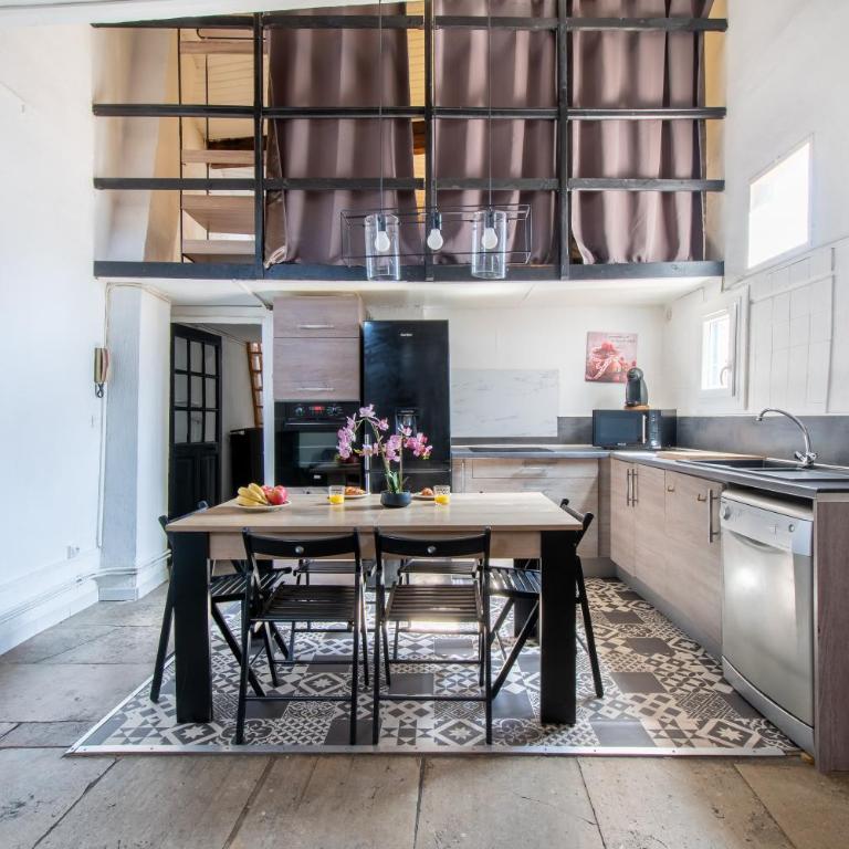 Loft du Vieux Montpellier - Centre historique - Three-Bedroom Apartment - 10