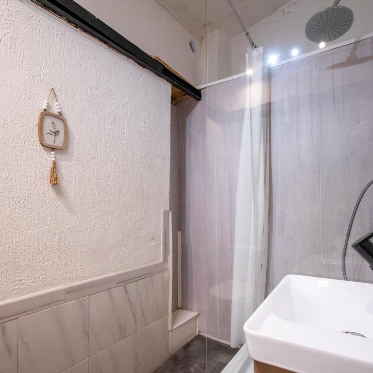 Loft du Vieux Montpellier - Centre historique - Three-Bedroom Apartment - 33