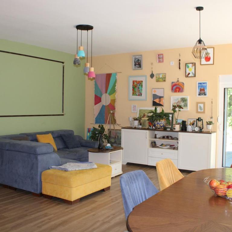 Spacious Holiday Home - Serene Village Near The Coast - Kuća sa 3 Spavaće Sobe - 2