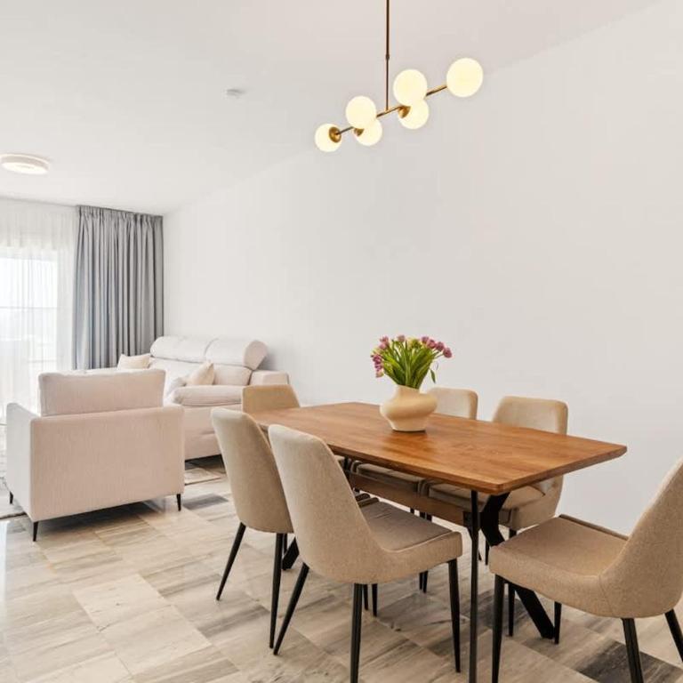 Domillion 2bdr 2bath apt Lomas33 Cabopino Golf - Apartamento Deluxe de 2 dormitorios con balcón - 2
