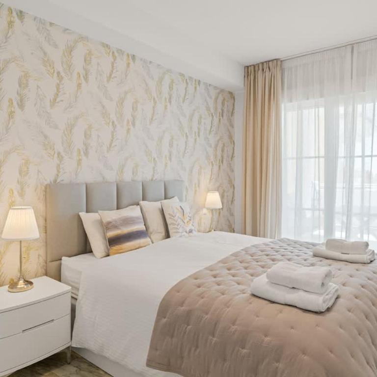 Domillion 2bdr 2bath apt Lomas33 Cabopino Golf - Apartamento Deluxe de 2 dormitorios con balcón - 6