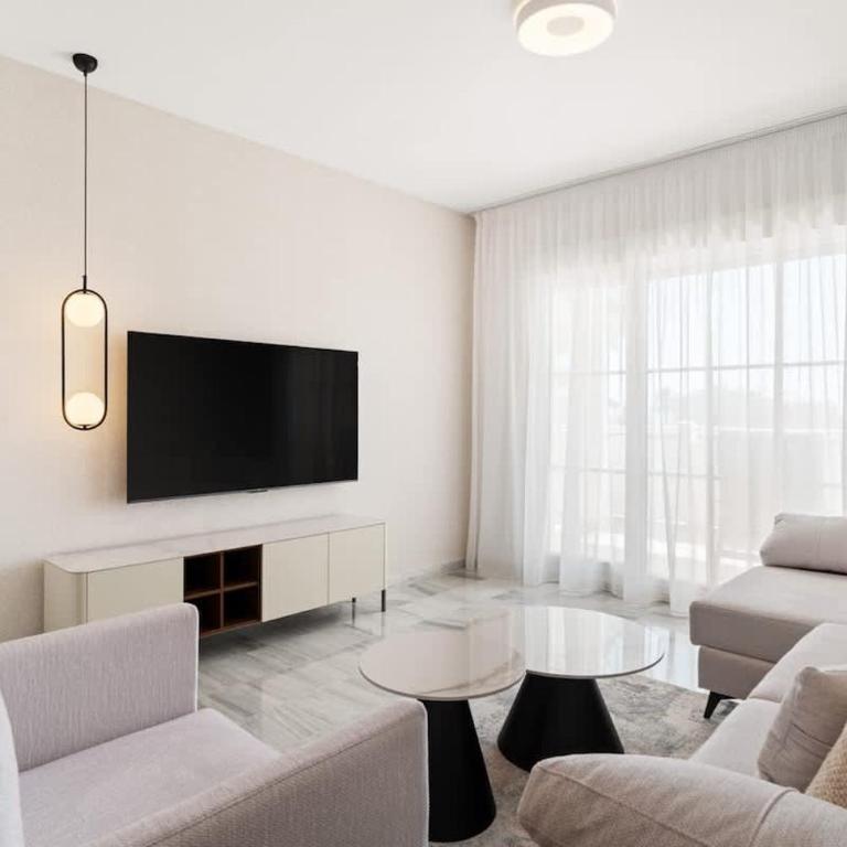 Domillion 2bdr 2bath apt Lomas33 Cabopino Golf - Apartamento Deluxe de 2 dormitorios con balcón - 9