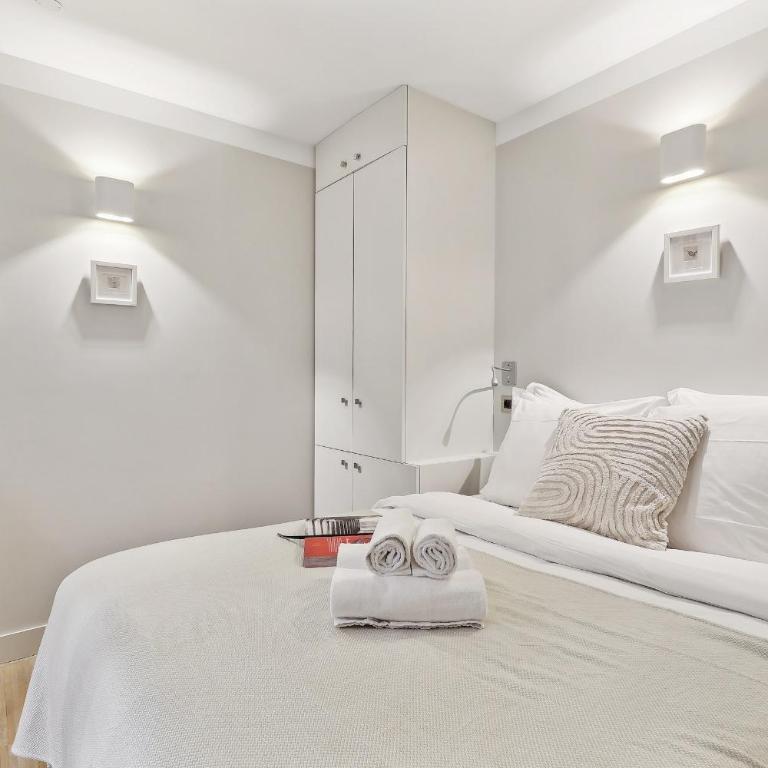 BnBNova - 2BR 2BA Le Marais & Place des Vosges - Appartement - 16