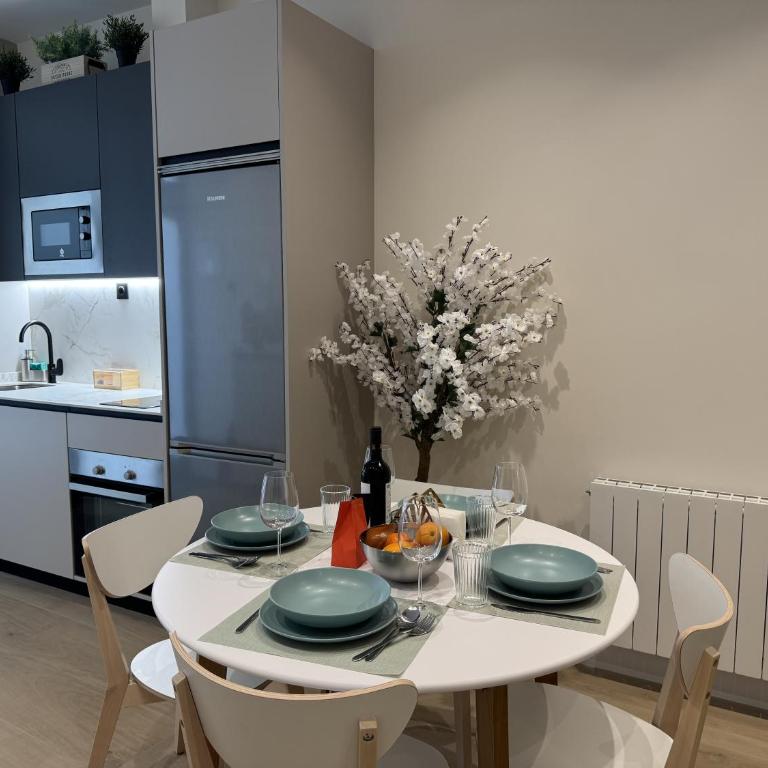 El Vino y sus Musas Industria - One-Bedroom Apartment White - 9