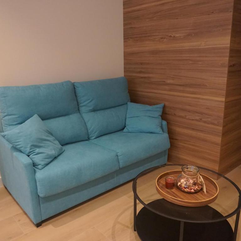 El Vino y sus Musas Industria - One-Bedroom Apartment White - 4