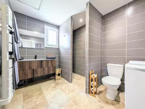 VILLA T4 - Piscine - WIFI - CLIM - Boulodrome - Plage à 170m - Villa mit 3 Schlafzimmern - 10