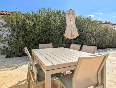 VILLA T4 - Piscine - WIFI - CLIM - Boulodrome - Plage à 170m - Villa mit 3 Schlafzimmern - 61