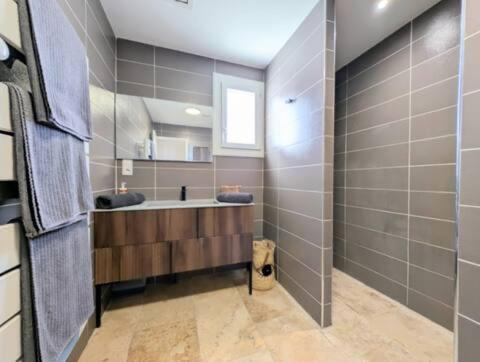 VILLA T4 - Piscine - WIFI - CLIM - Boulodrome - Plage à 170m - Villa mit 3 Schlafzimmern - 84