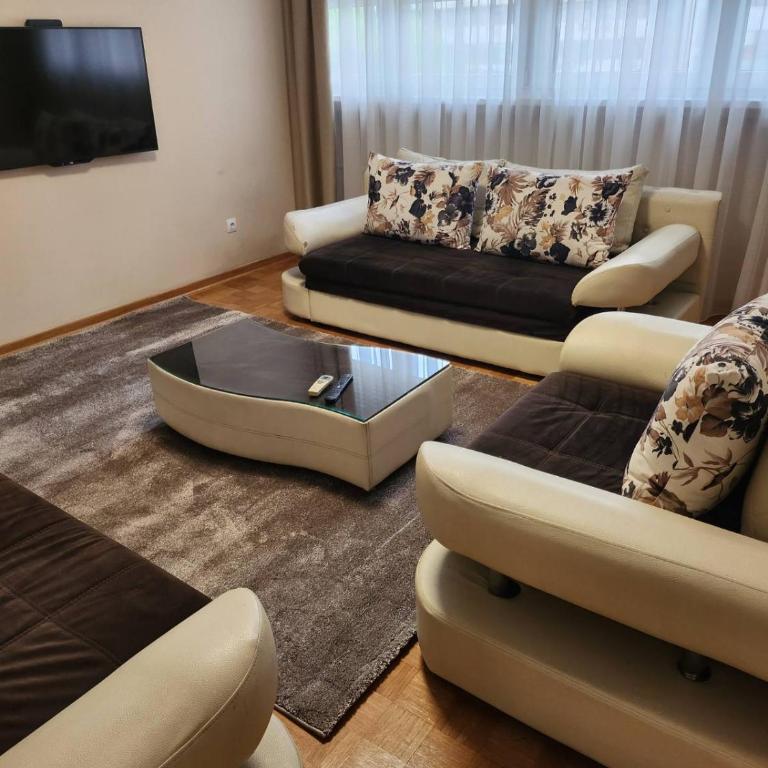Apartman Beograd Banovo Brdo - lux dvosoban stan - Apartman s 2 Spavaće Sobe sa Balkonom i Terasom - 1