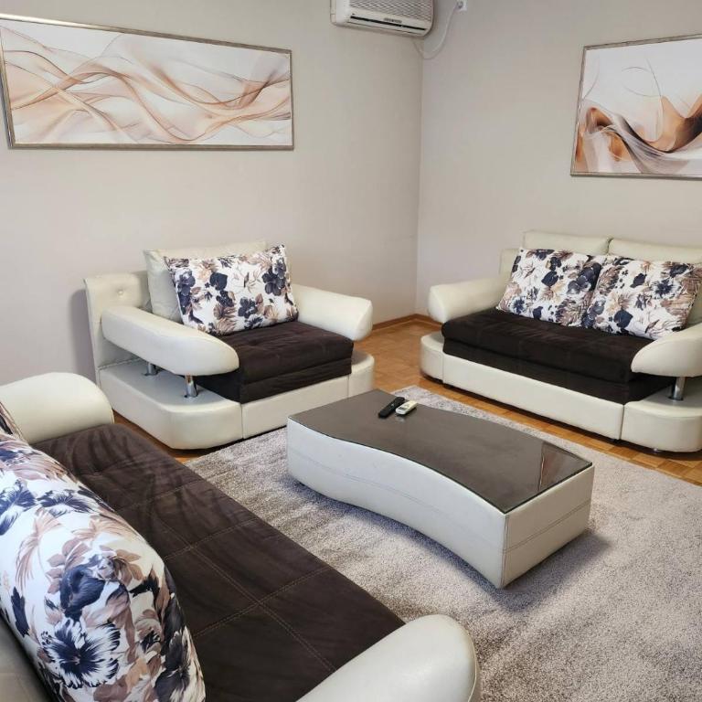 Apartman Beograd Banovo Brdo - lux dvosoban stan - Apartman s 2 Spavaće Sobe sa Balkonom i Terasom - 2