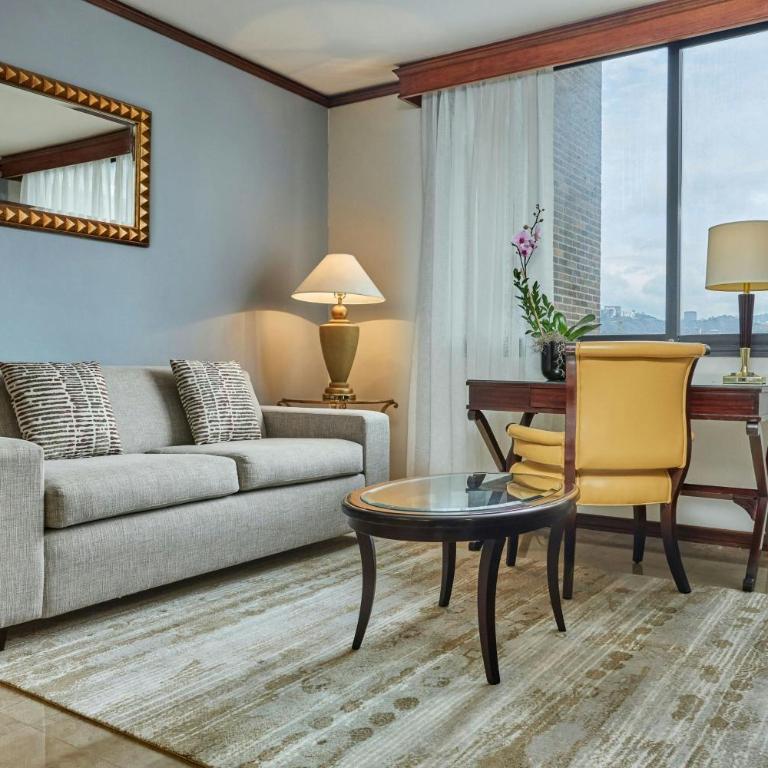 JW Marriott Caracas - Executive Suite with City View - 2