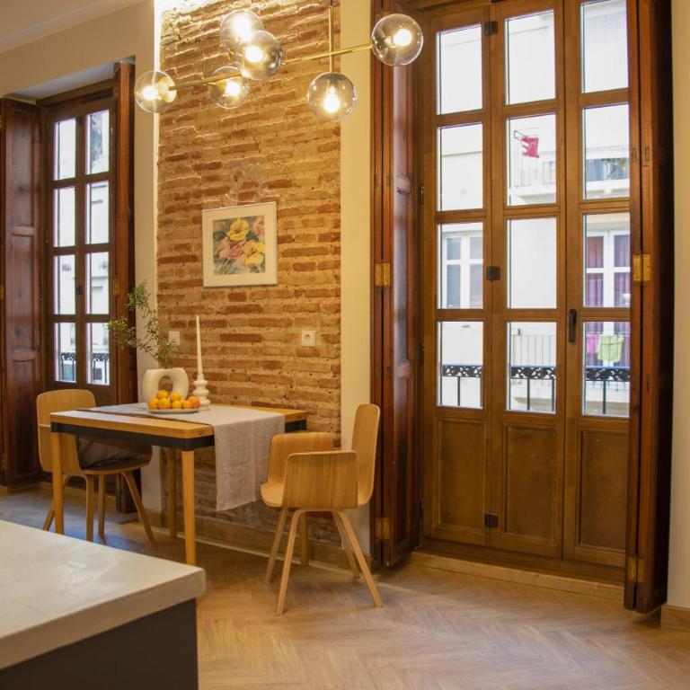 VLC Host - Santa Cruz Apartments - Studio - 3