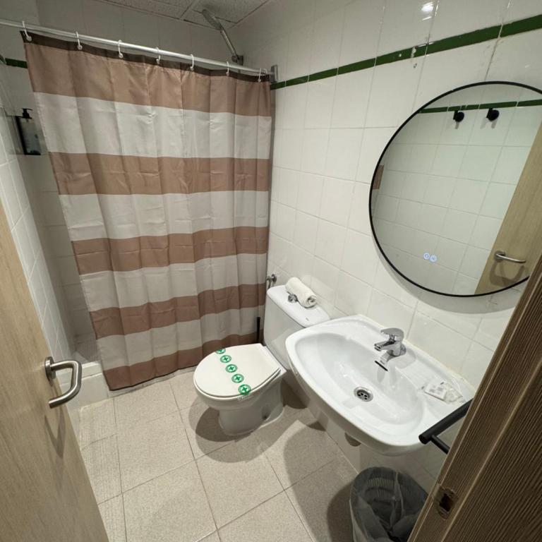 Hotel Ram Rooms Tahiti - Habitación Triple con balcón - 4