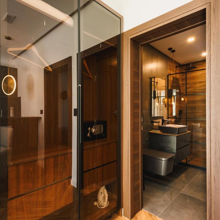 Giardino Lux Apartments - One-Bedroom Apartment - 3