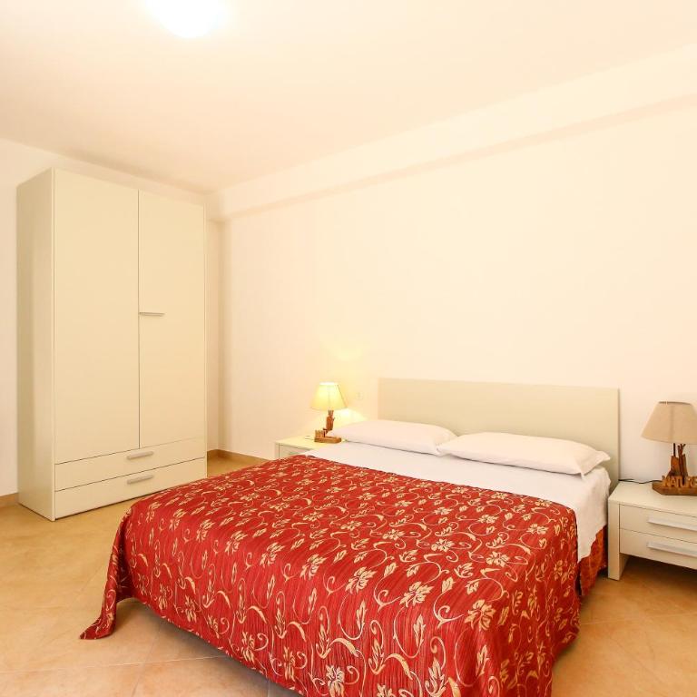 Family Suite Porto Vecchio - Casa a Schiera con 2 Camere da Letto - 3