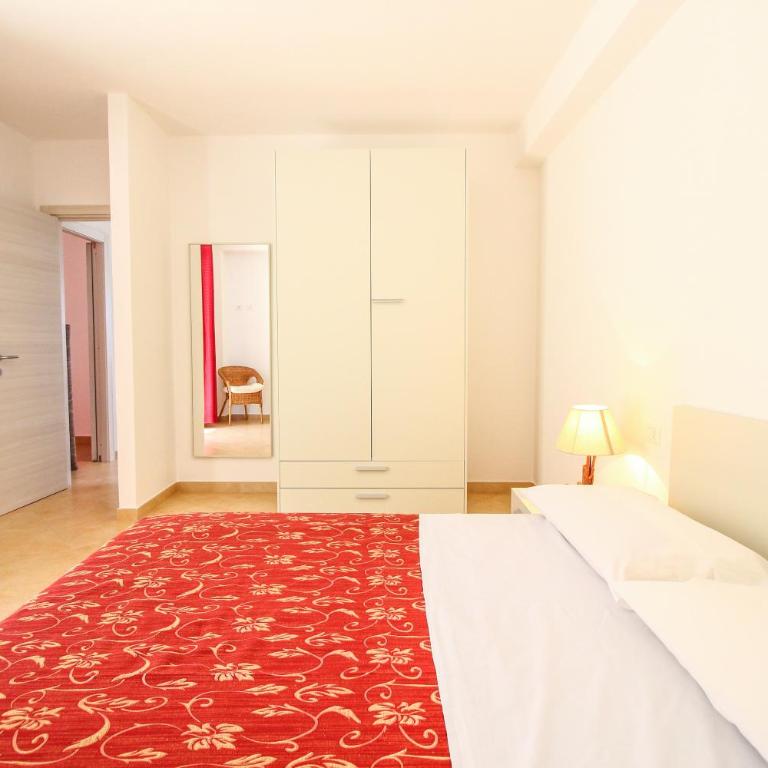 Family Suite Porto Vecchio - Casa a Schiera con 2 Camere da Letto - 4