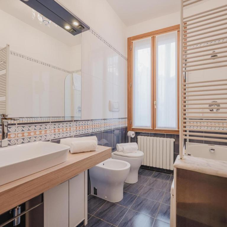 Santo Stefano Palace - Appartamento Premium con 3 Camere da Letto e Balcone - 22