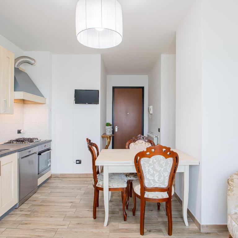Luxury home free-private parking,autostrada due minuti - Apartment - 5