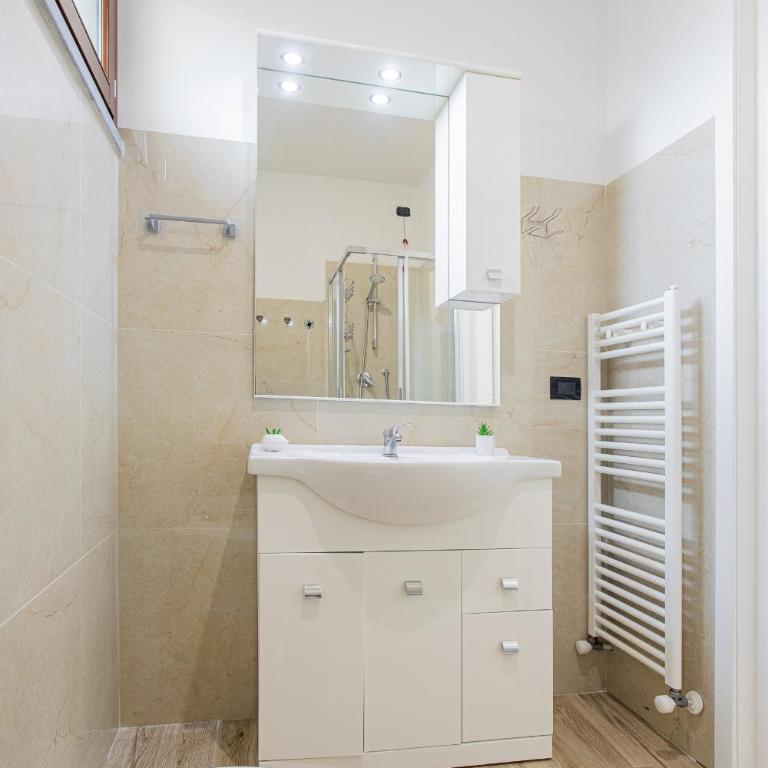 Luxury home free-private parking,autostrada due minuti - Apartment - 8