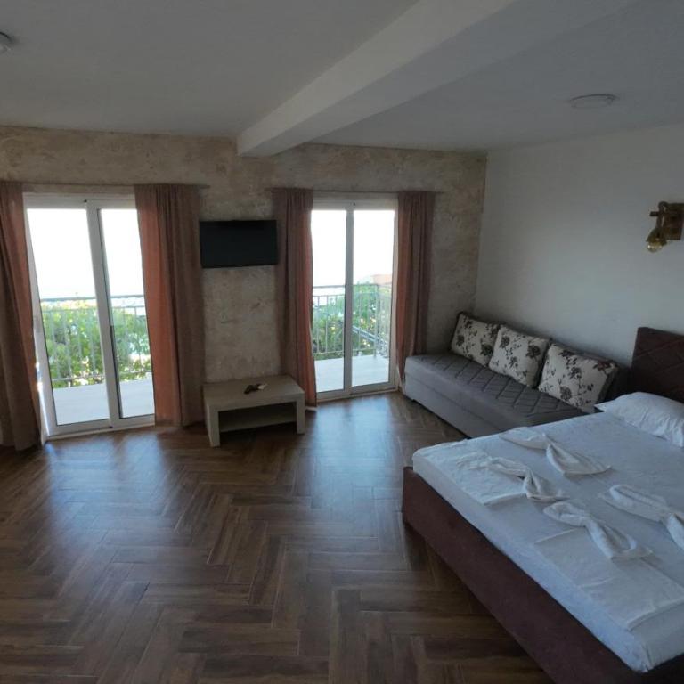 Captain's View - One-Bedroom Apartment - 6