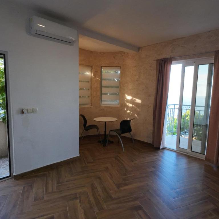 Captain's View - One-Bedroom Apartment - 7