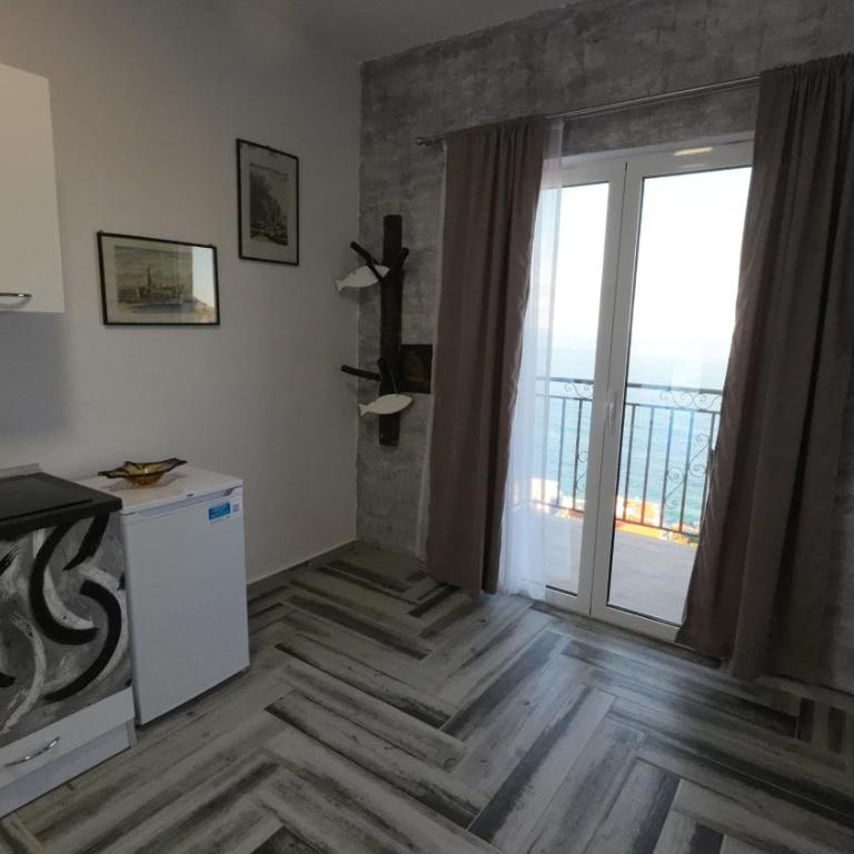 Captain's View - One-Bedroom Apartment - 8