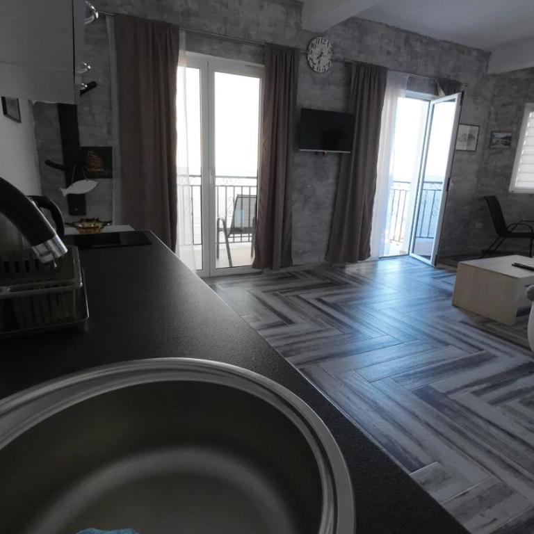 Captain's View - One-Bedroom Apartment - 3