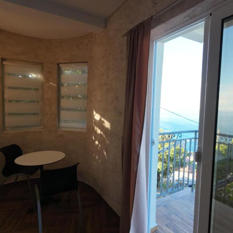 Captain's View - One-Bedroom Apartment - 5