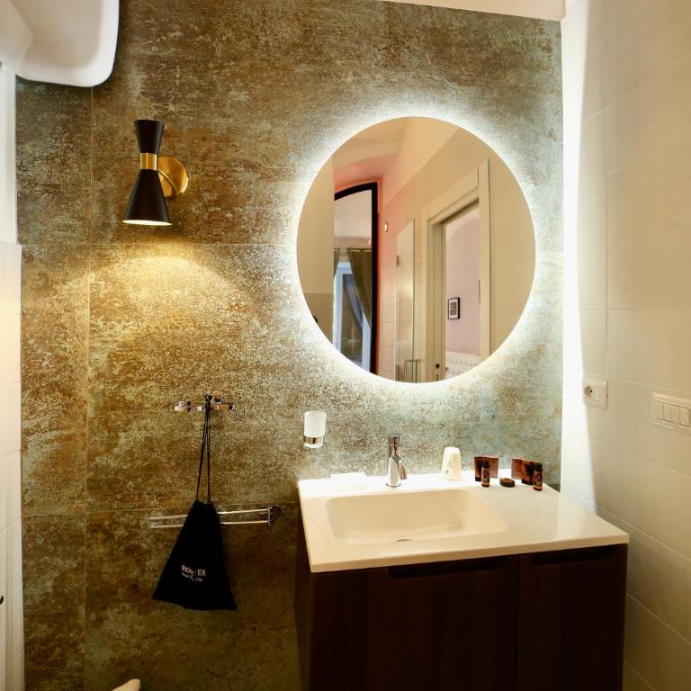 Incanto Napoli - Deluxe Double Room with Balcony - 12