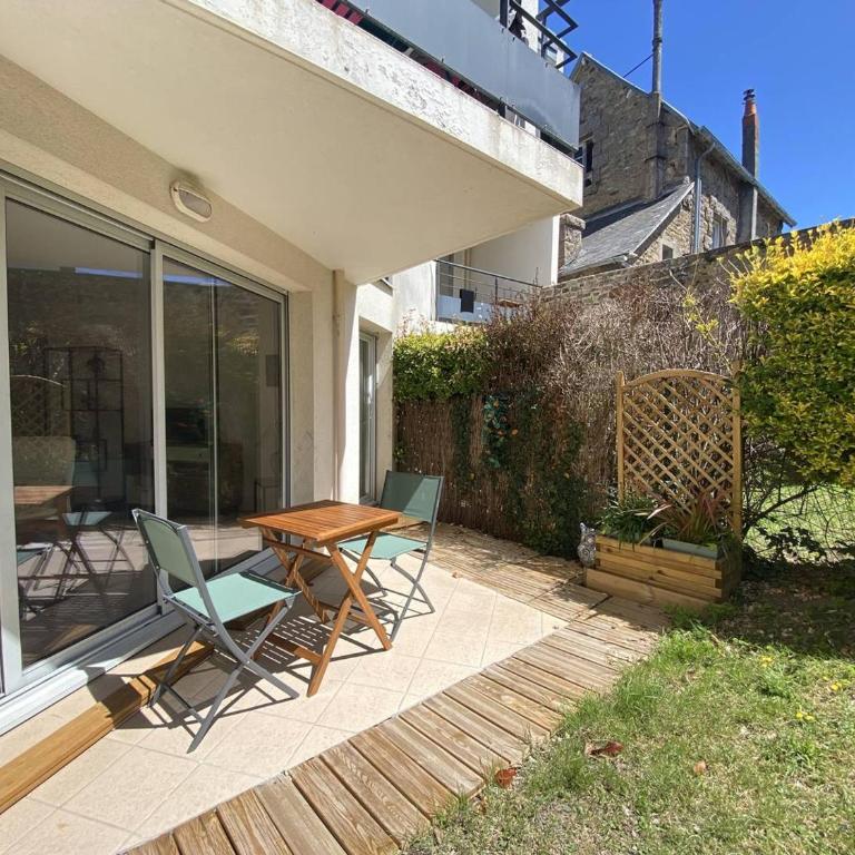 Appartement avec terrasse, jardinet clos et parking à Perros-Guirec - FR-1-368-466 - Apartment - 1