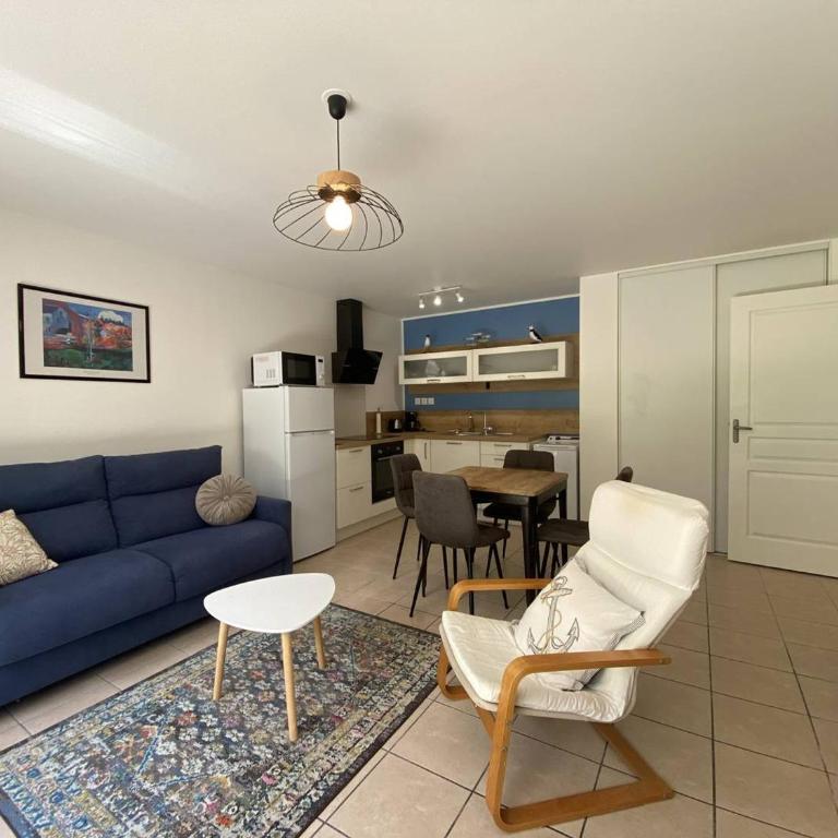 Appartement avec terrasse, jardinet clos et parking à Perros-Guirec - FR-1-368-466 - Apartment - 6