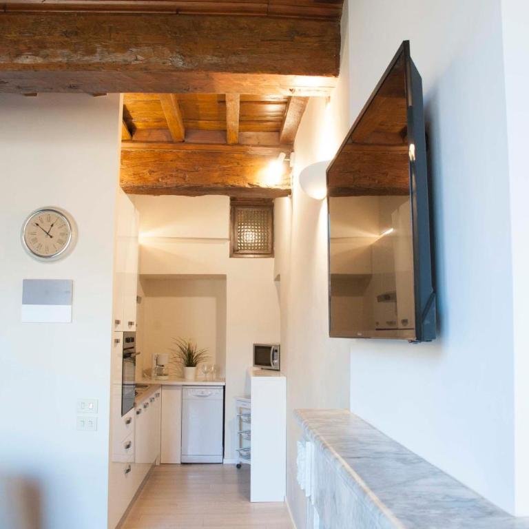 Tornabuoni Classic Apartment - Two-Bedroom Apartment - 13