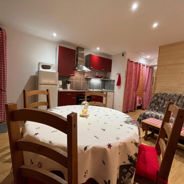 PETIT LUTIN à 250 m du bord du lac de Gérardmer - Appartement 2 Chambres - 3