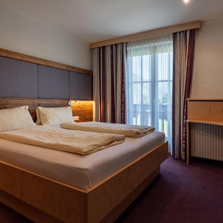 Embacherhof - Doppelzimmer mit Balkon - 5